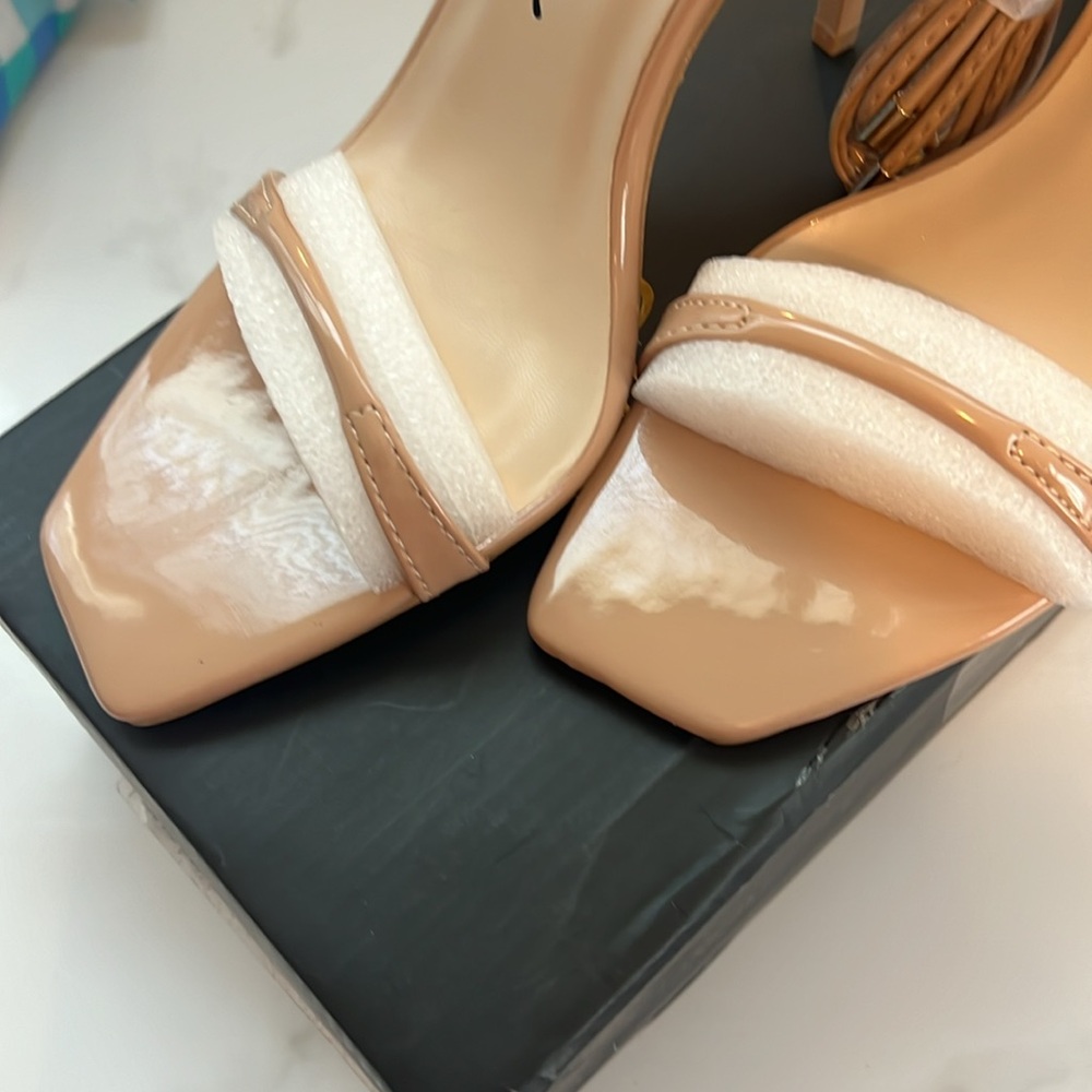 Heels - Picture 2 of 4